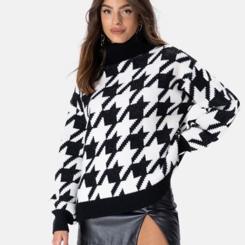 Black & white Adika sweater